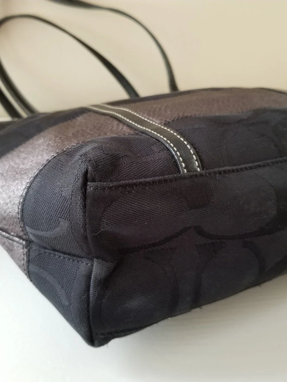Coach bag has
